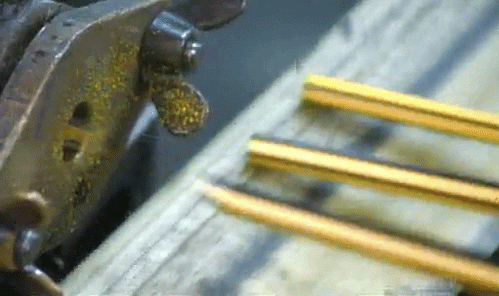 Как делают карандаши из сибирского кедра